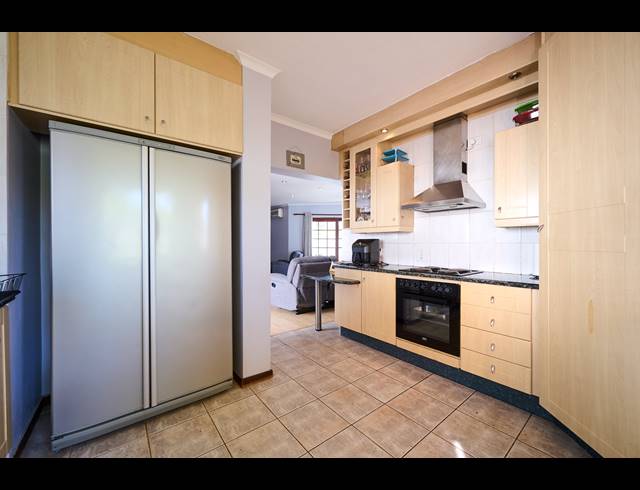 3 BEDROOM HOUSE SOLD IN HALFWAY GARDENS